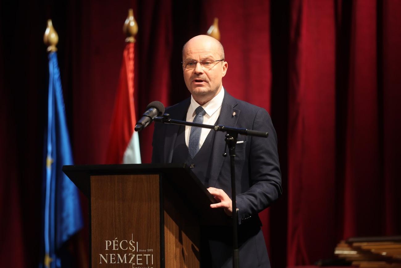 Dr. Horváth Zoltán főispán köszöntötte a jelenlévőket (Fotó: Löffler Péter)