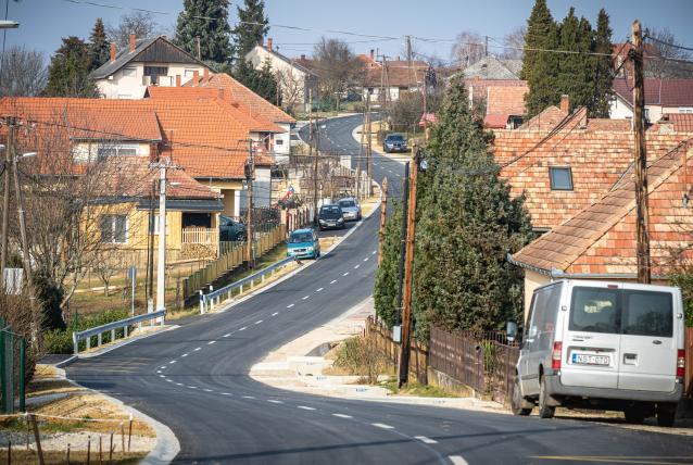 Átadták az Erzsébethegyi felújított utat Zalaegerszegen