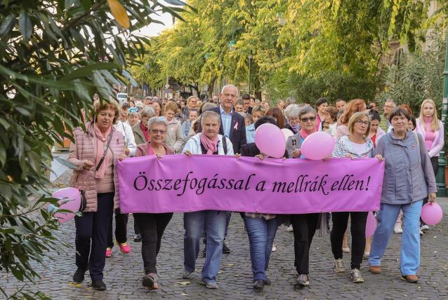 Figyelemfelhívó séta a mellrák megelőzéséért