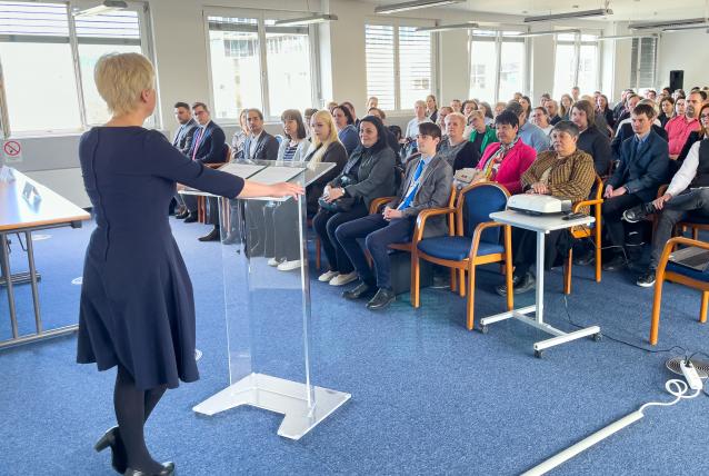 Több mint 100 munkatárs erősíti a kormányhivatalt