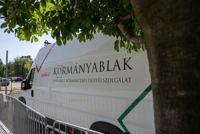 Ismét Budapesten a Kormányablak busz