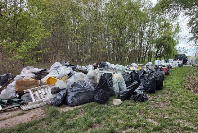 Több tonna szeméttől szabadították meg a Tisza-tavat