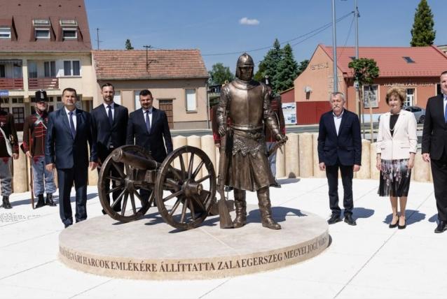 Átadták a Mérleg teret Zalaegerszegen