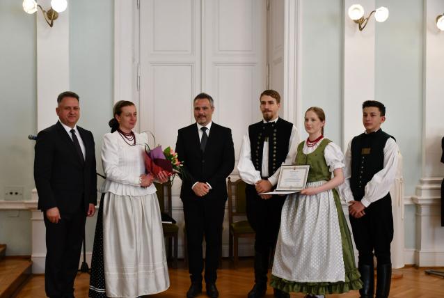 Díjátadót és nagykunsági ruhabemutatót is tartottak a Jászkun Emlékülésen