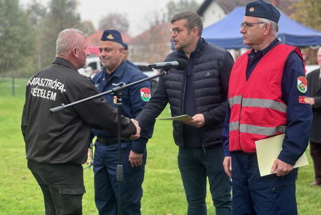 A lakosság biztonsága mindenekelőtt - Katasztrófavédelmi terepgyakorlat Bajánsenyén