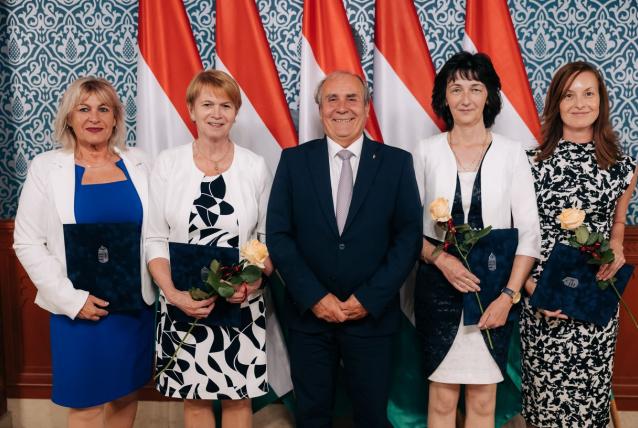 Díjazták a kormánytisztviselők munkáját