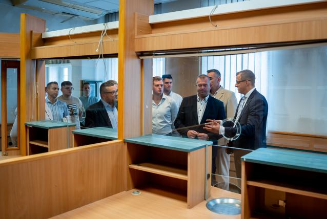 Indulhat az Újgyőri főtér kormányablakának kialakítása