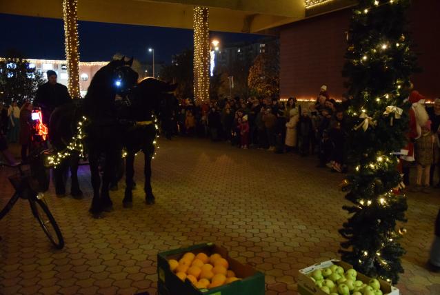 Kecskemétre is megérkezett a kormányhivatal Mikulása