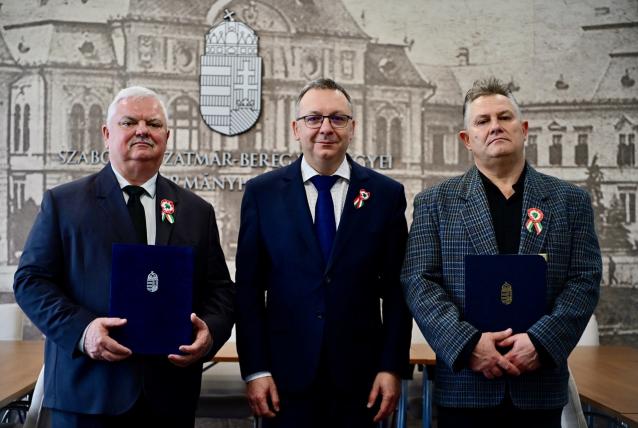 Elismerések a Kormányhivatal munkatársainak