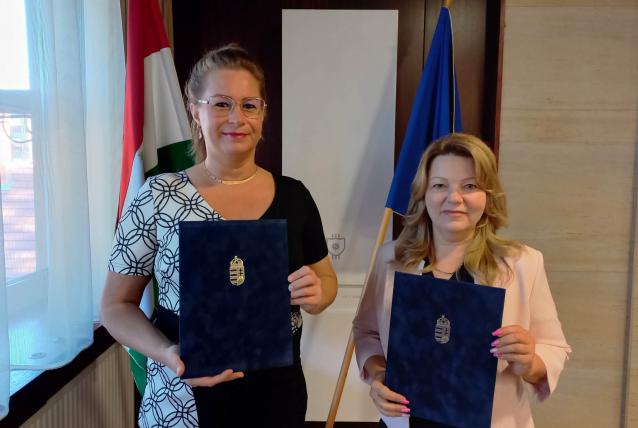 Mezőkovácsházai elismerés a járási hivatal és a földhivatali osztály kollektívájának