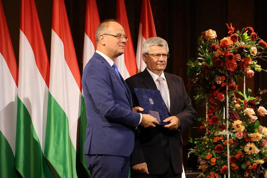 Közigazgatási elismeréseket adtak át Budapesten5