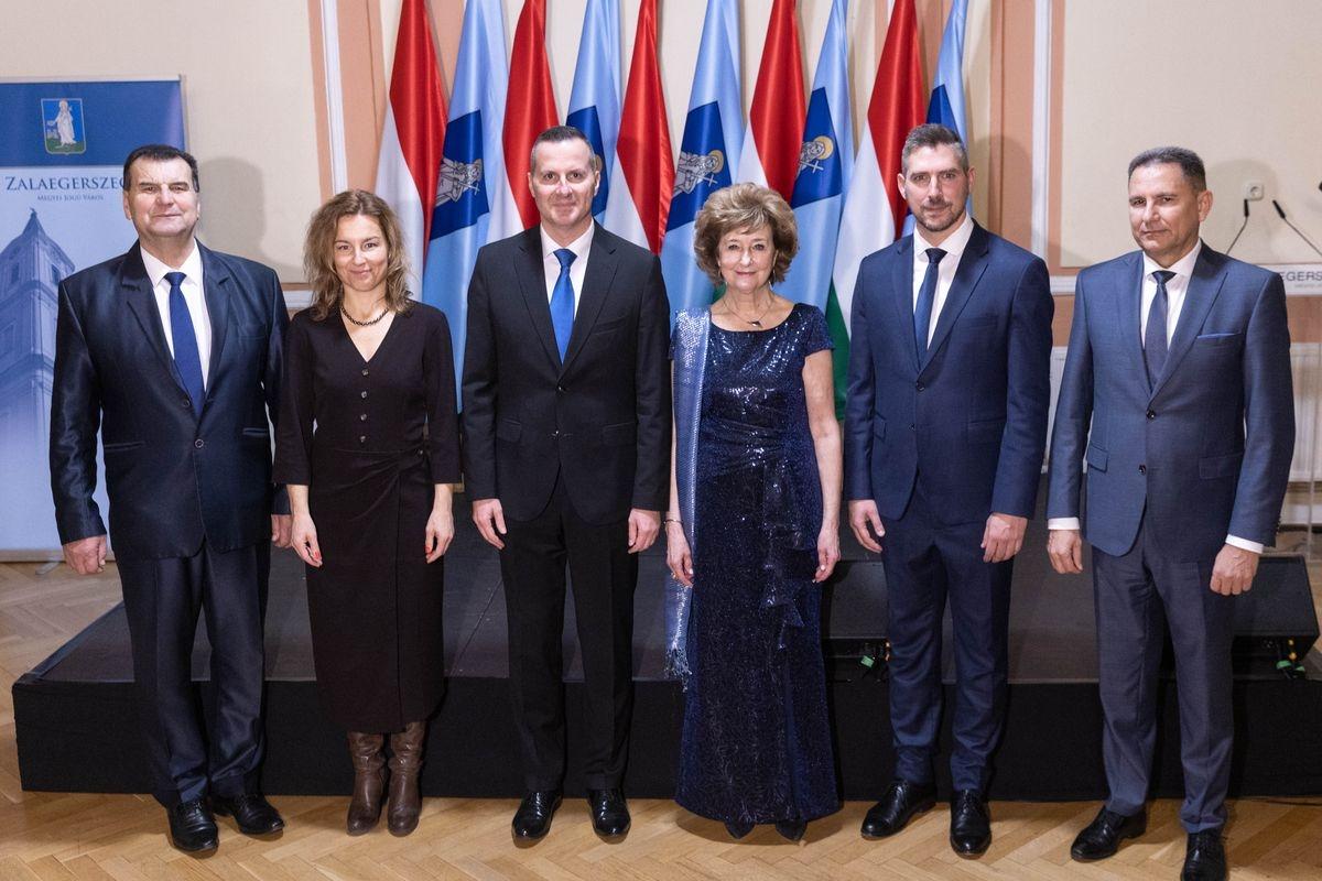 Vigh László, Keszthelyi Nikoletta, Balaicz Zoltán, dr. Sifter Rózsa, Szilasi Gábor és dr. Pál Attila. 